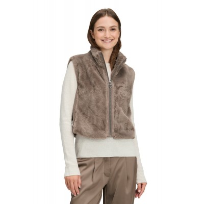Betty Barclay - 7241 2901 Bodywarmer in bruine teddy stof. Betty Barclay - 7241 2901 Bodywarmer in bruine teddy stof.
