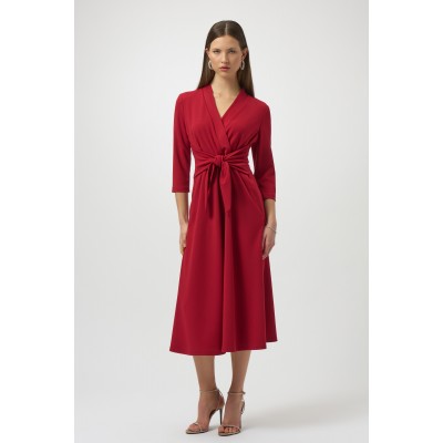 Joseph Ribkoff - 254127 Half lang rood stretch kleed zwierige rok.