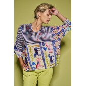 Yess - Kat S24C103 Losse bloes vlinder mouwen in patchwork print.