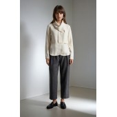 Yess - FW26C9504 Losse gilet met sjaal in ecru.